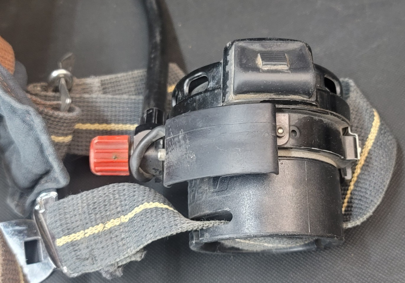 SCOTT 4.5 SCBA Harness w/ E-Z Flo Regulator, PAK-ALERT SE7 Series