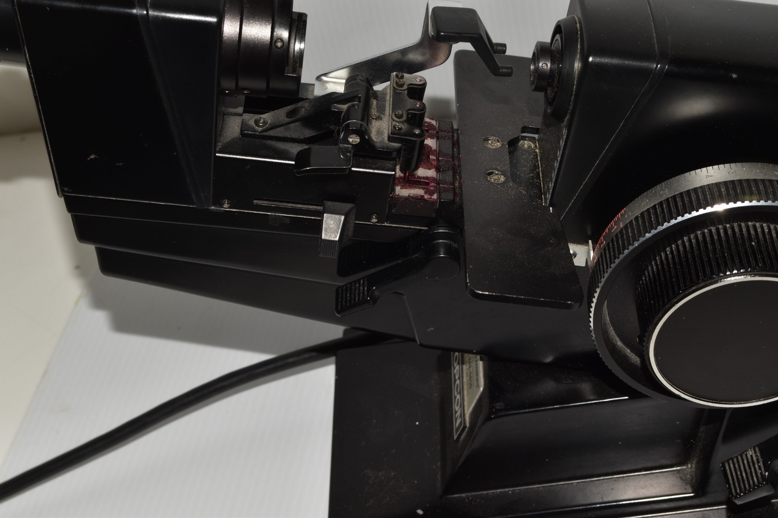 TOPCON LM-6E MANUAL LENSOMETER (AYK53)