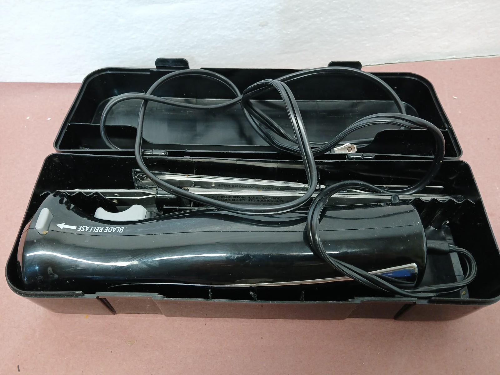 Electric Knife Hamilton Beach Model 74275 w/ Blades Storage Case