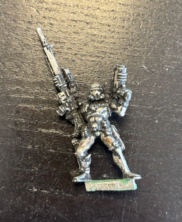 Warhammer 40k painted Vindicare Assassin with Exitus Pistol, metal out of print