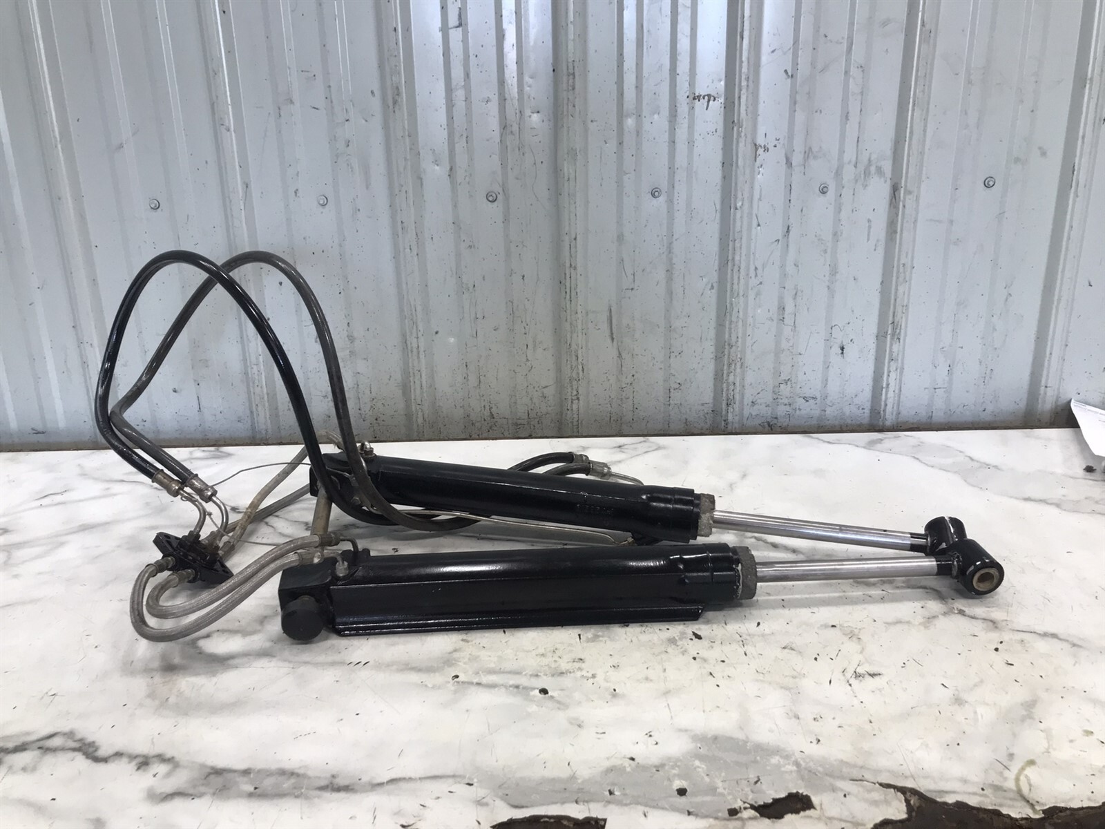 Mercury marine MerCruiser Alpha Bravo trim tilt lift hydraulic cylinders NO SALT