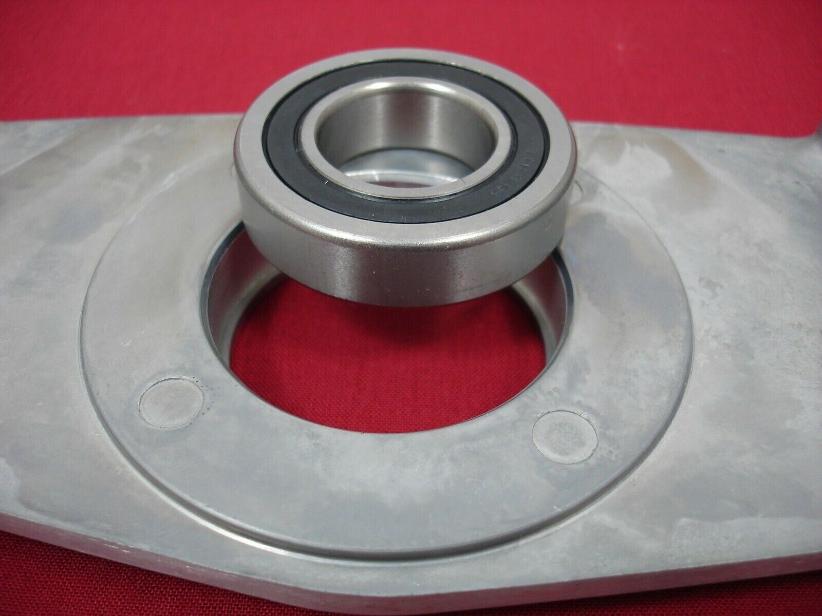 BRACKET BEARING MAIN SHAFT SUPPORT HARLEY 4 SPEED TRANSMISSION OPEN BELT DRIVE