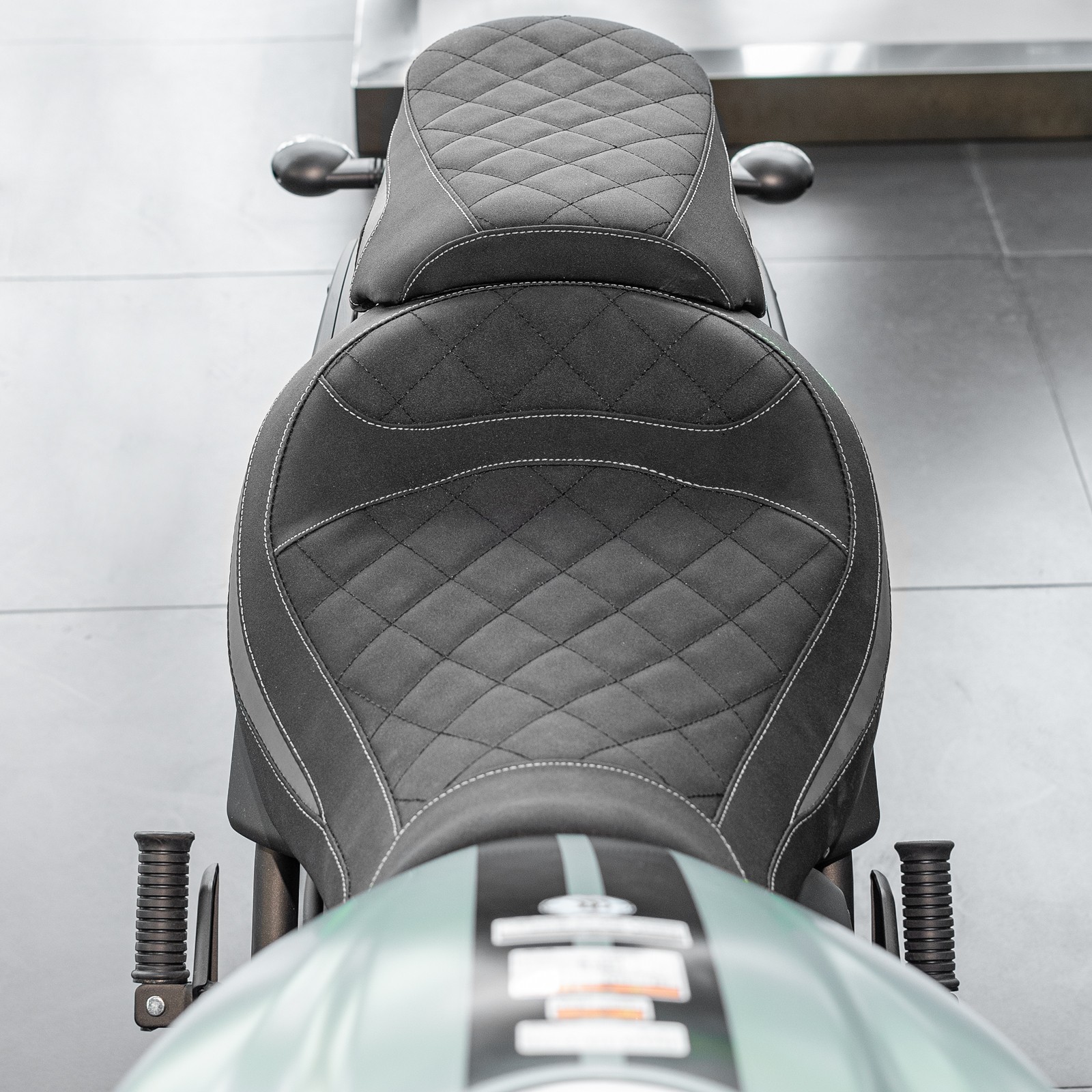 WOLFLINE Motorcycle Dual Seat For Kawasaki Vulcan S EN VN 650 2015-2024