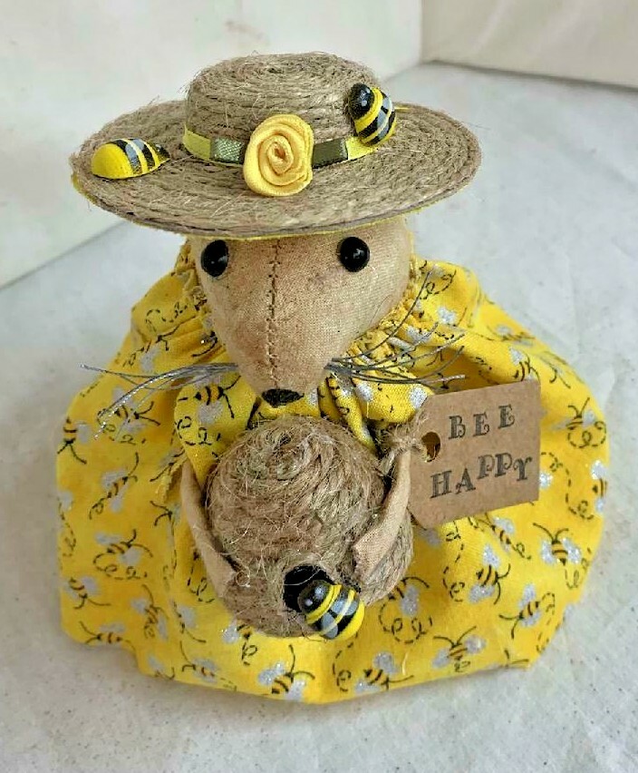 Mouse/Bees/Primitive/Farmhouse/Beekeeper/Grunged