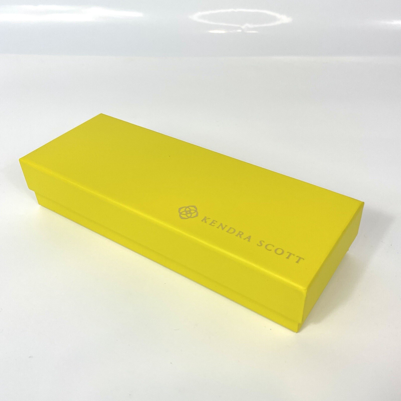KENDRA SCOTT Small Rectangle Empty Gift Box 3 Compartments 3”x8” (2.75”x3”)