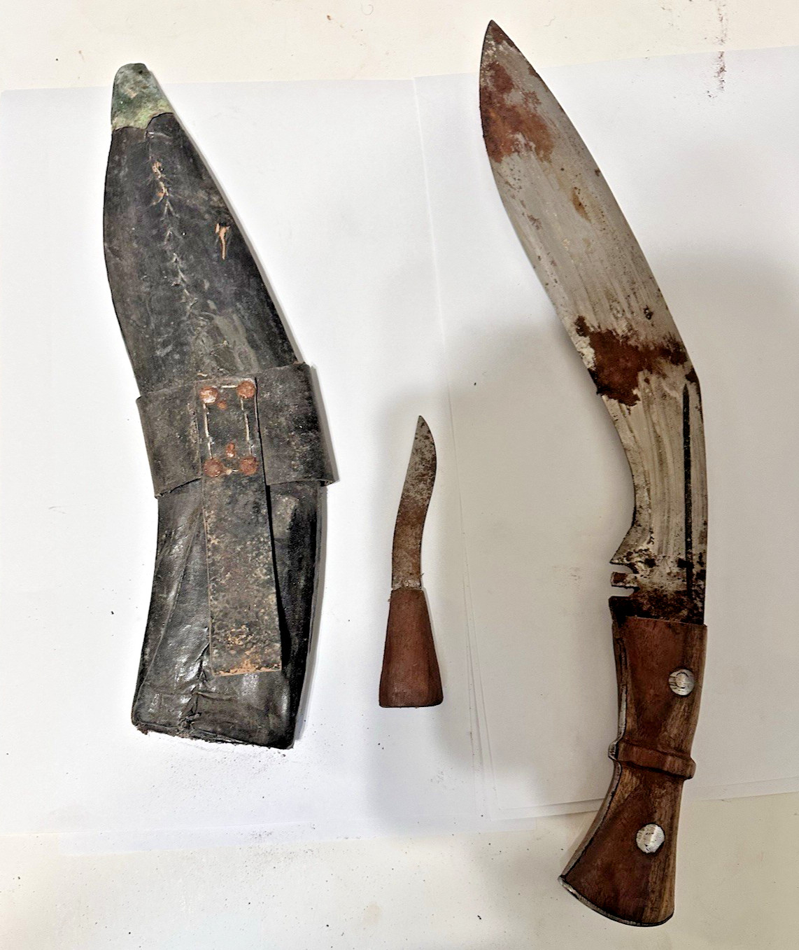 ( # 100) VINTAGE GURKHA KUKRI KNIFE W SHEATH