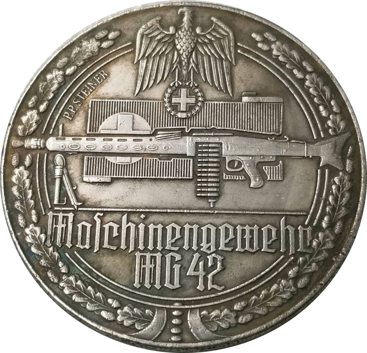 LARGE 1939-1945 GERMAN MG42 MACHINE GUN WWII COMMEMORATIVE MEDAL 59