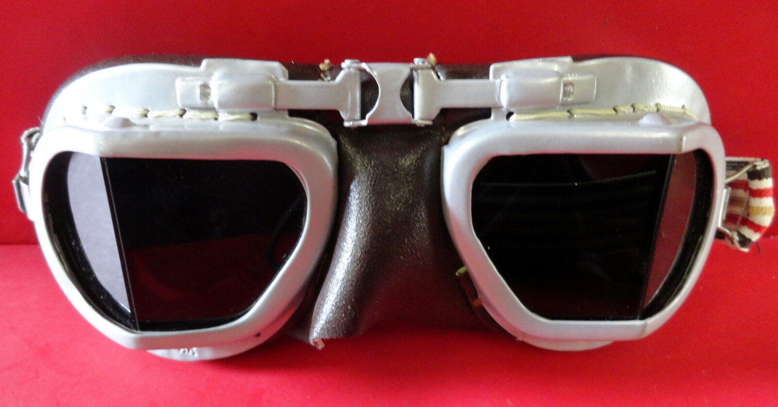 MK VIII FLYING GOGGLES W/TINTED LENSES DELUXE MODEL