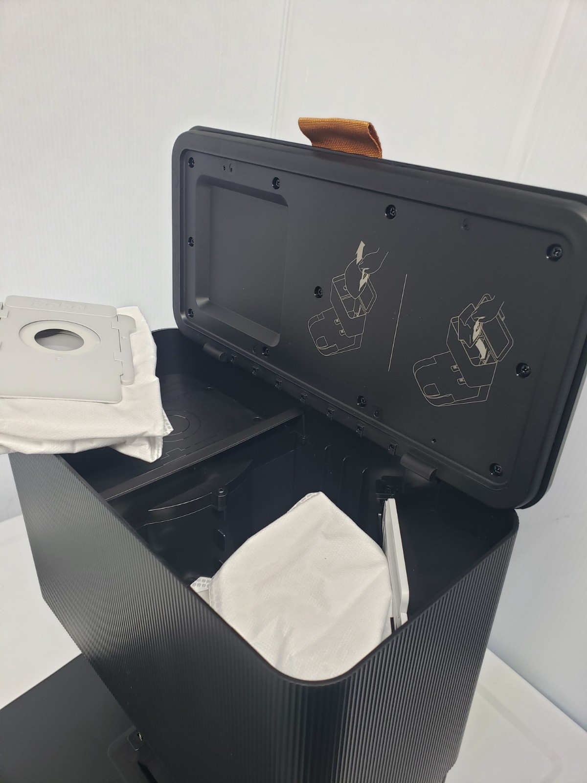 iRobot Roomba Clean Base Automatic Dirt Disposal Charger j5+ j6+ j7+ j8+