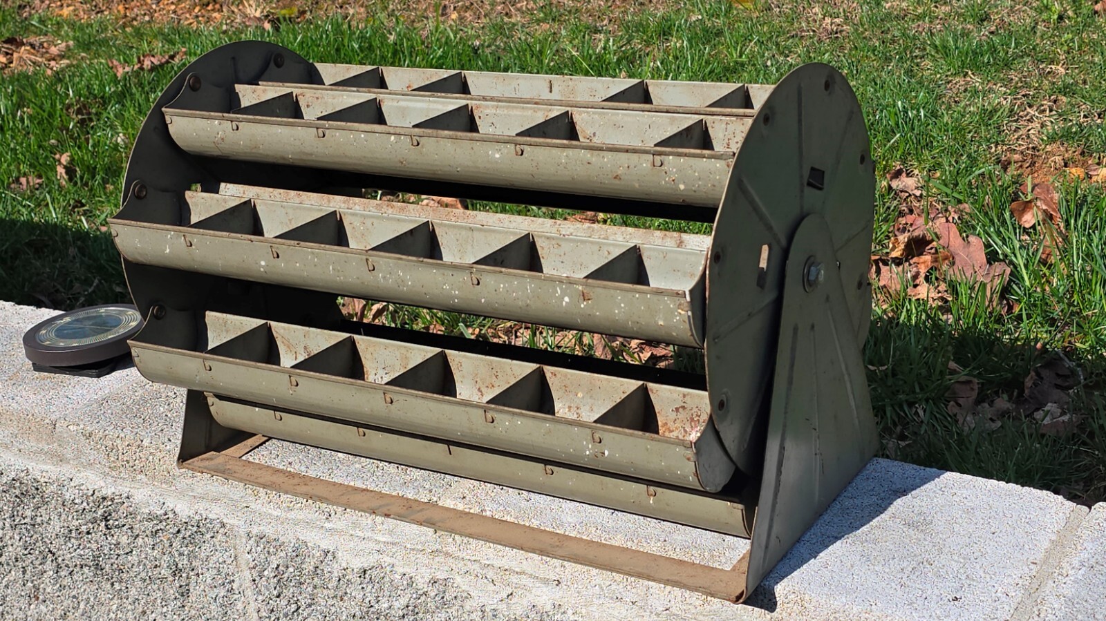 VINTAGE KARI-ALL METAL CAROUSEL PARTS HARDWARE KARI ALL PARTS ASSORTER ROTOBIN