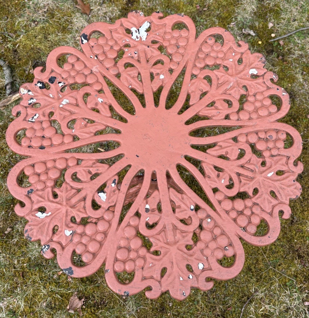 Vintage Victorian Grape Vine Cast Iron Patio Bistro Table GRIFFIN LEGS Garden