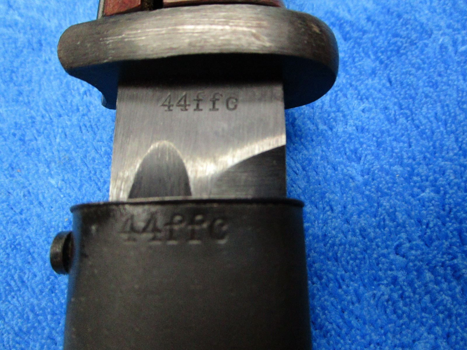 ORIGINAL WW2 GERMAN HERDER FFC 1944 BAYONET AND FFC 1944 SCABBARD WITH QFG FROG