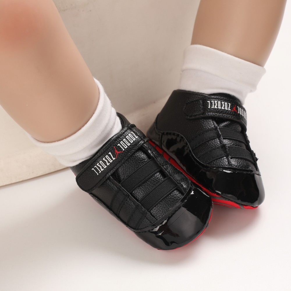 Classic Baby Boy Girl Crib Shoes Infant Sneakers Casual Shoes Newborn Baby Shoes