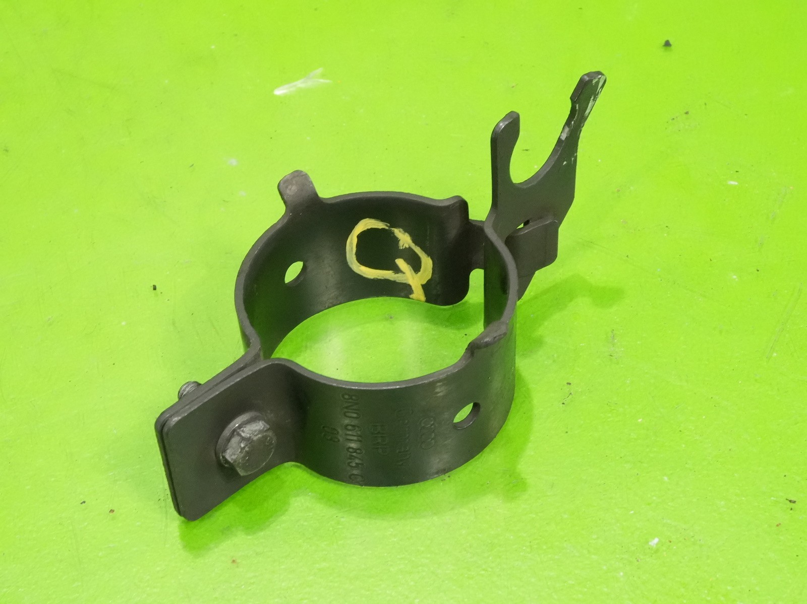 00-06 Audi TT OEM 8N611845 front strut brake hose line mount bracket holder