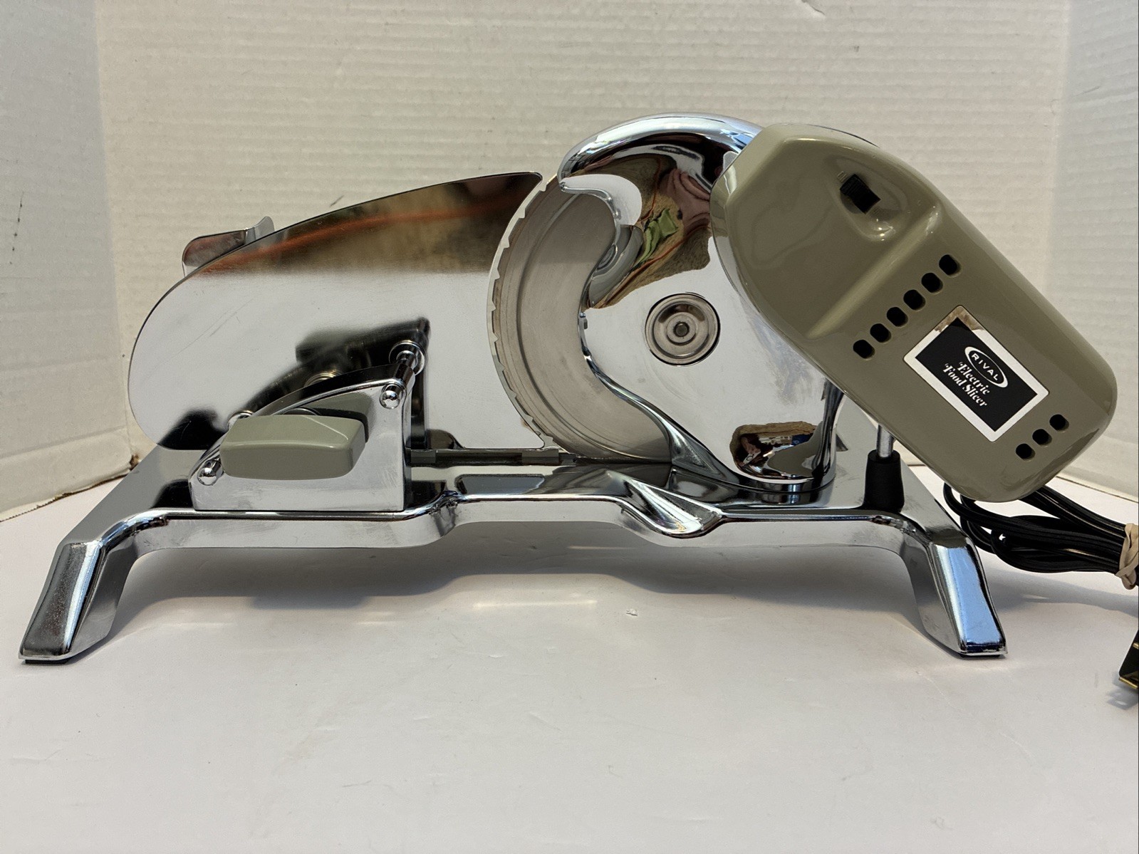 Pre-Owned/Used*Rival Electric Food Slicer w/Original Box*Model 1101/5