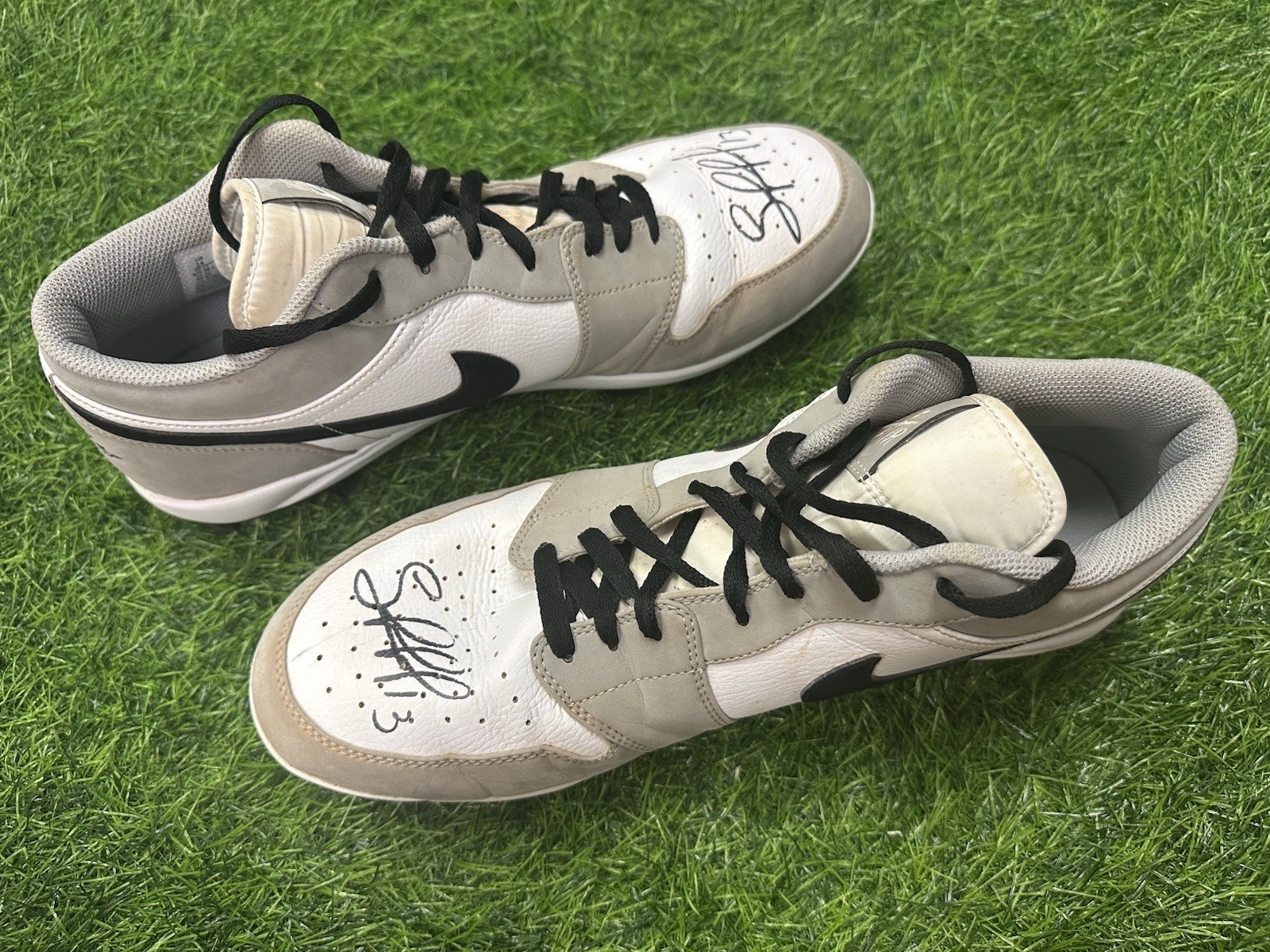 Salvador Perez Kansas City Royals Game Used Cleats 2024 Nike Jordan 1 GUG LOA