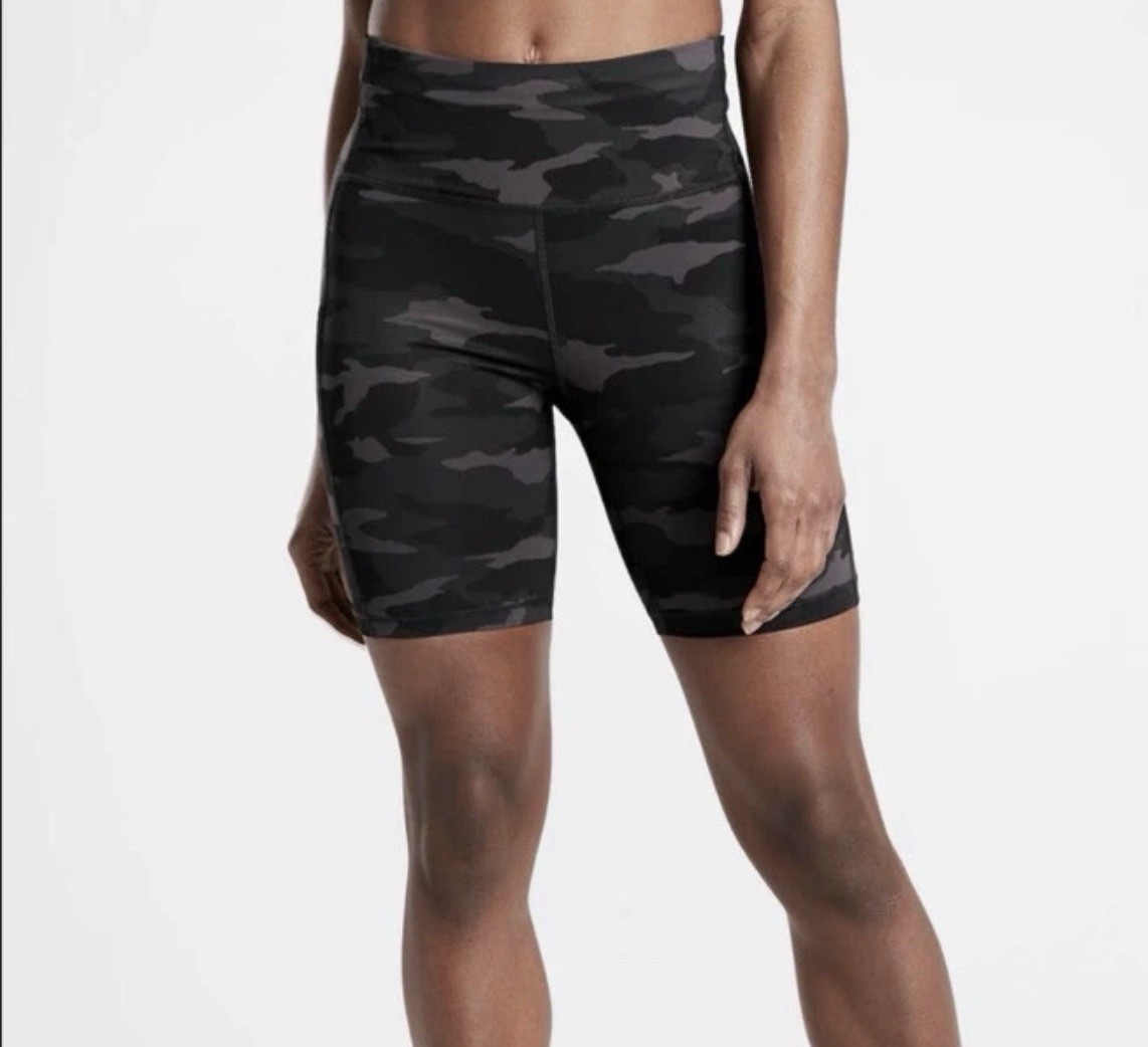 Athleta Utimate Stash Pocket Camo 7 Shorts Womens 3X Athletic Workout Gym Summer