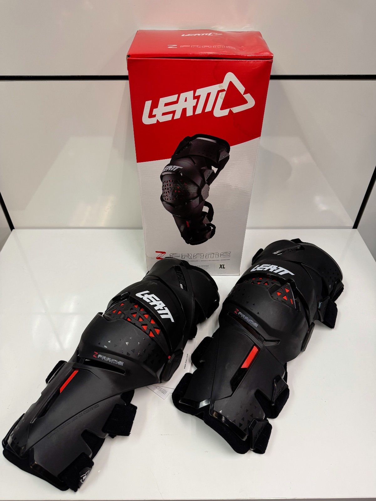 LEATT KNEE BRACES