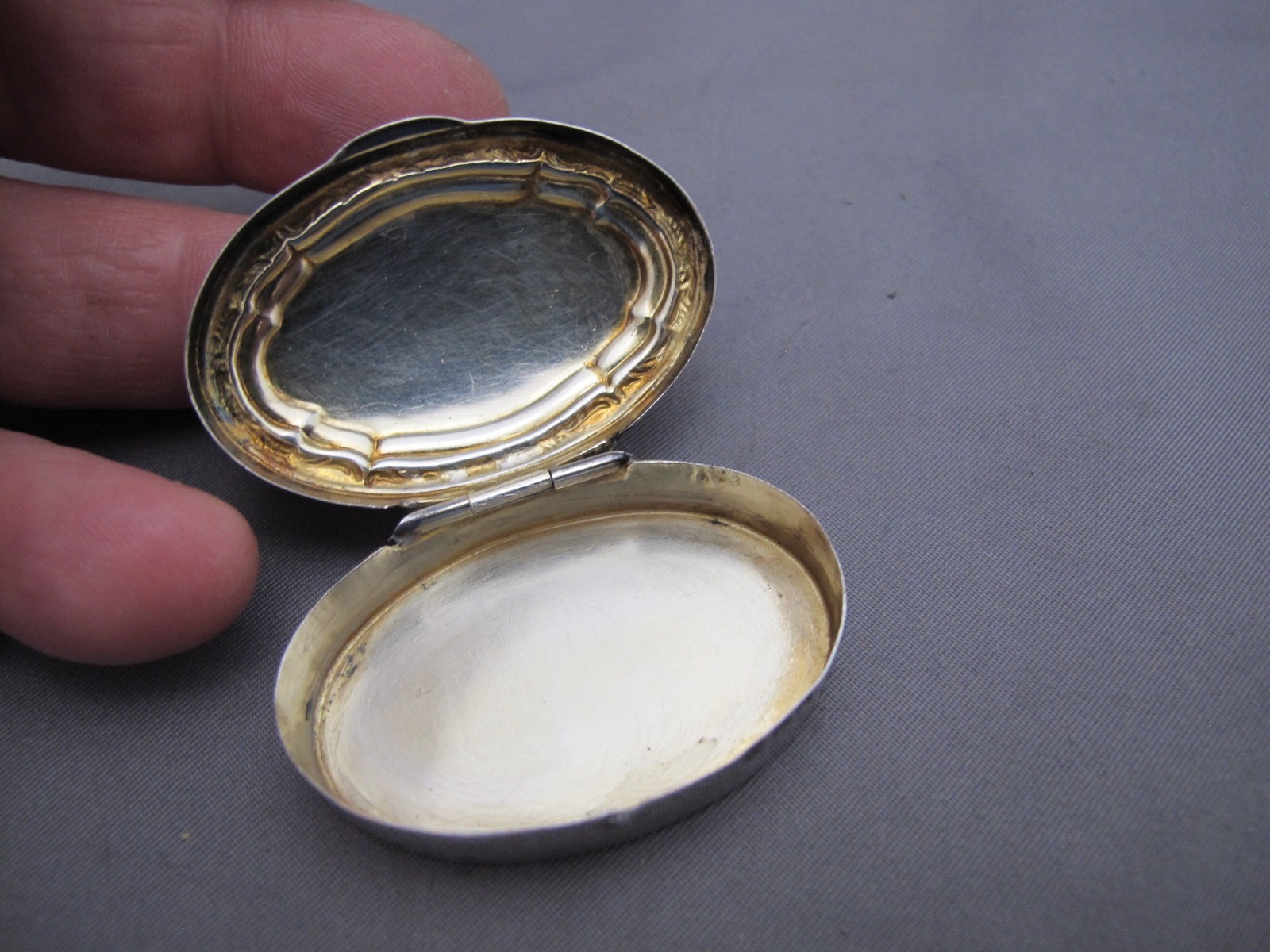 Nice GERMAN 830 Silver Oval PILL BOX-No Mono-Marked PK