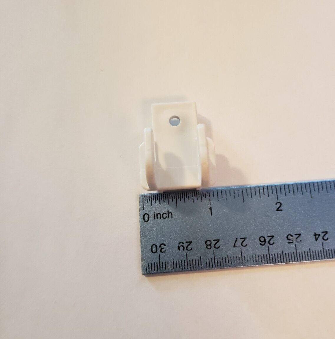 Rubbermaid / Closet Maid H.D. Universal Pole Clamp Model # 45100 (NEW STOCK)