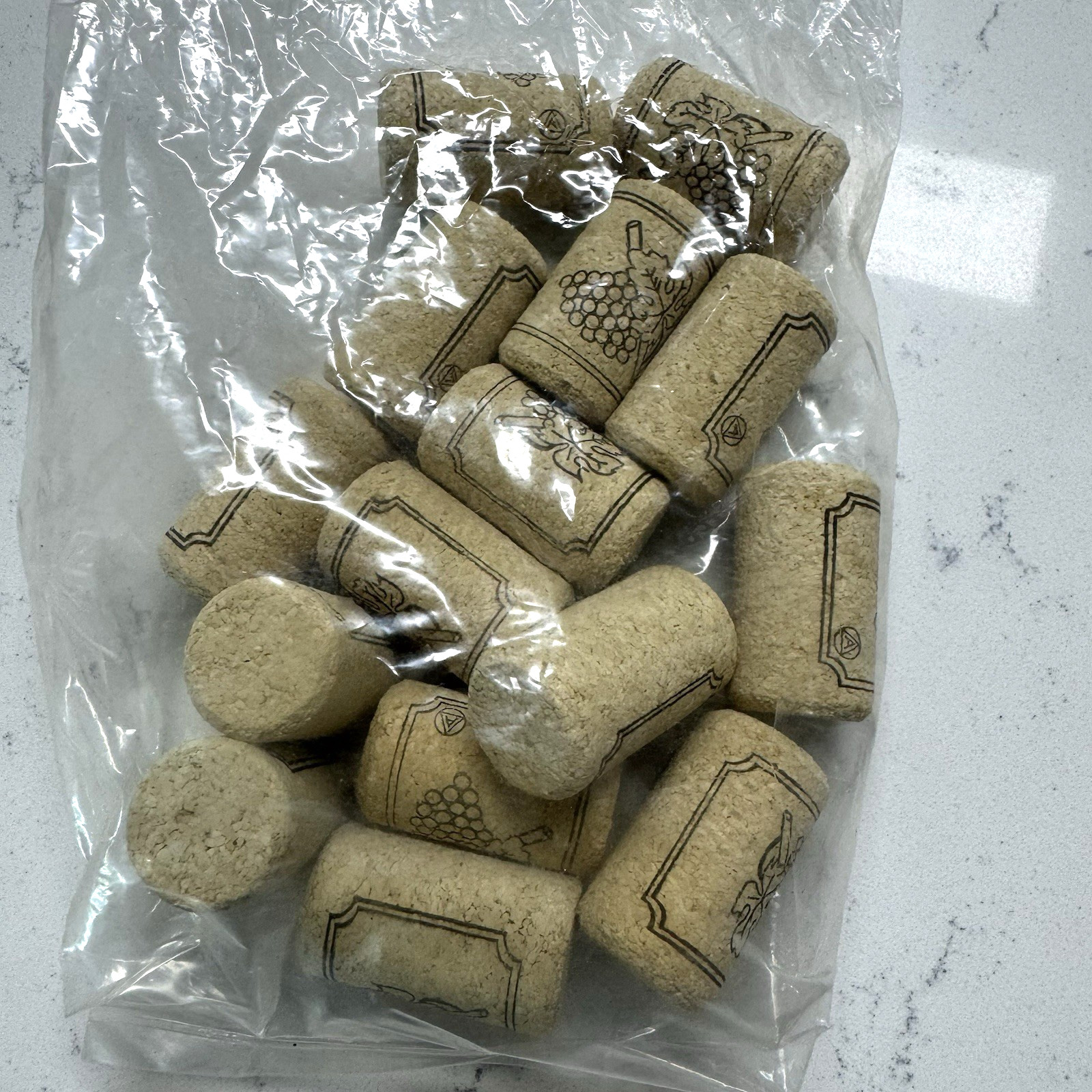 4 Pack 750ml Green Wine Bottles with Double Lever Corker Corks & Shrink Caps