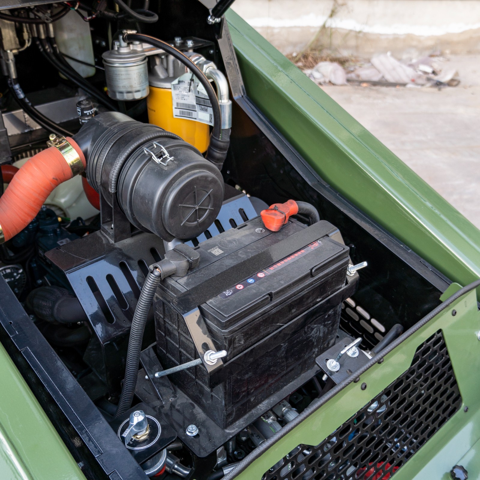 TYPHON Stomp V1000 24HP Kubota D1105 Water-Cool Diesel Skid Steer Pilot Control