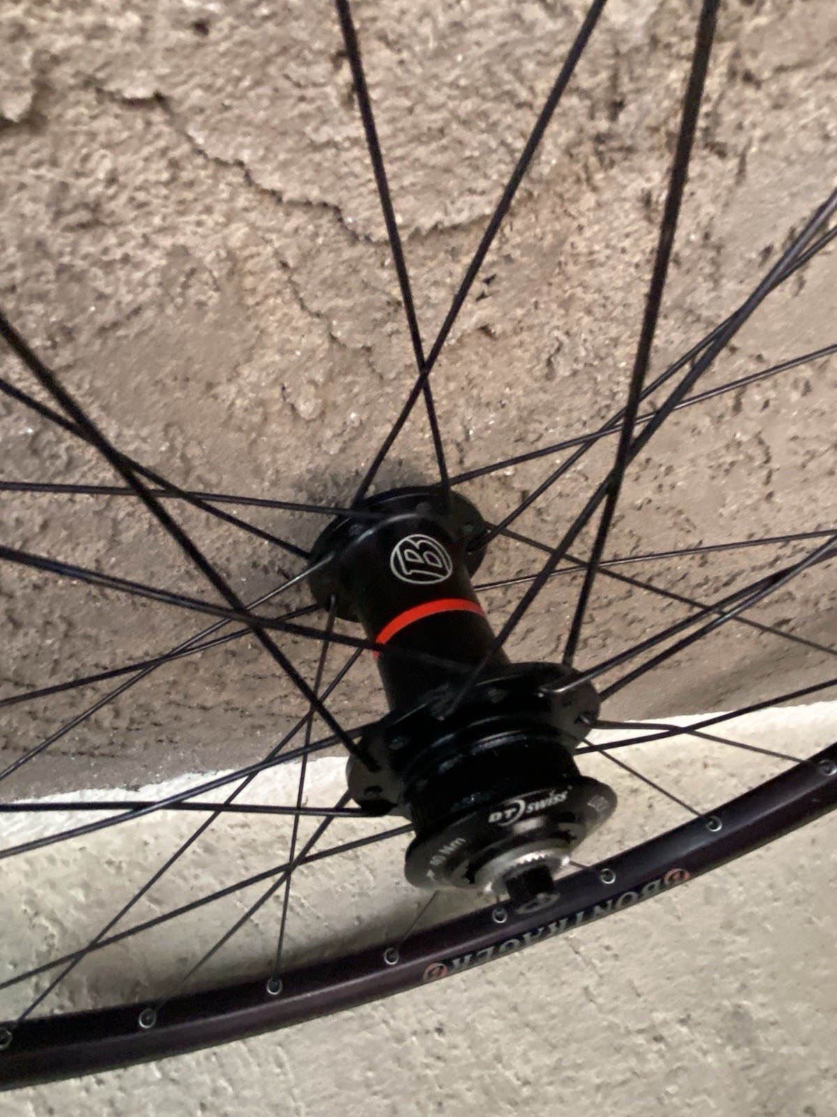 Black Bontrager Race X Lite Tubeless F100/R135mmQR 26” Centerlock Disc Wheelset