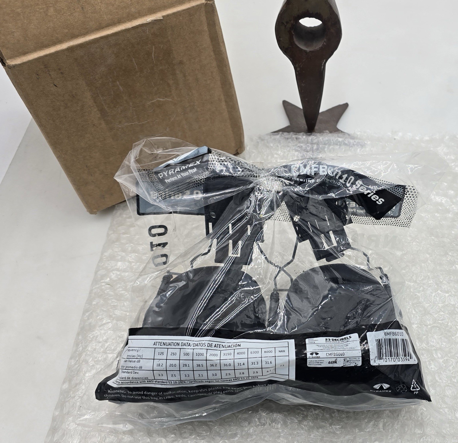 PYRAMEX CMFB6010 Safety Black Cap Mounted Ear Muff NRR-23dB Full Brim Hat NEW