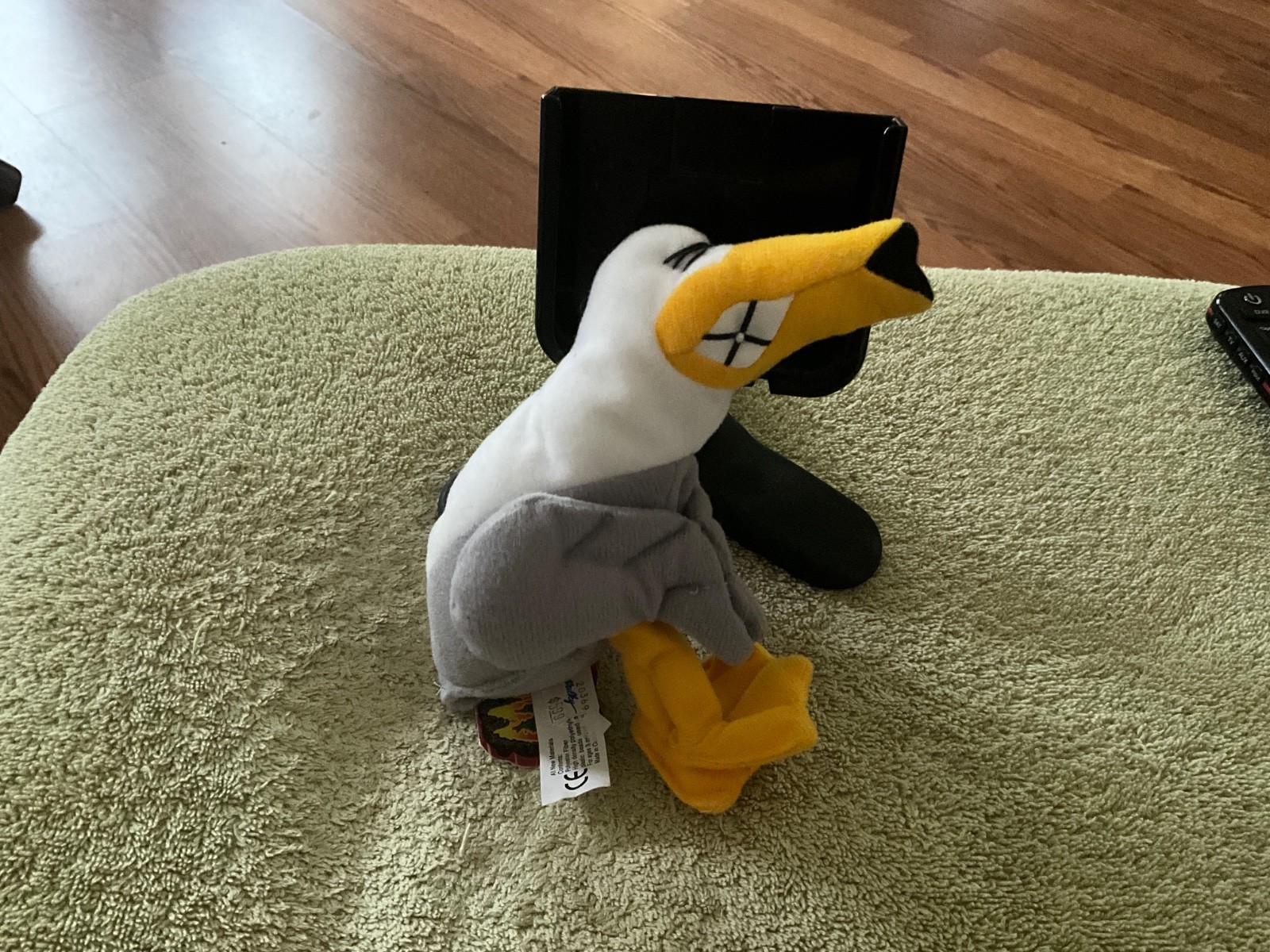 New Vintage 1997 Meanies Series 1 Peter Gotta Peagull 6" Bean Bag Plush