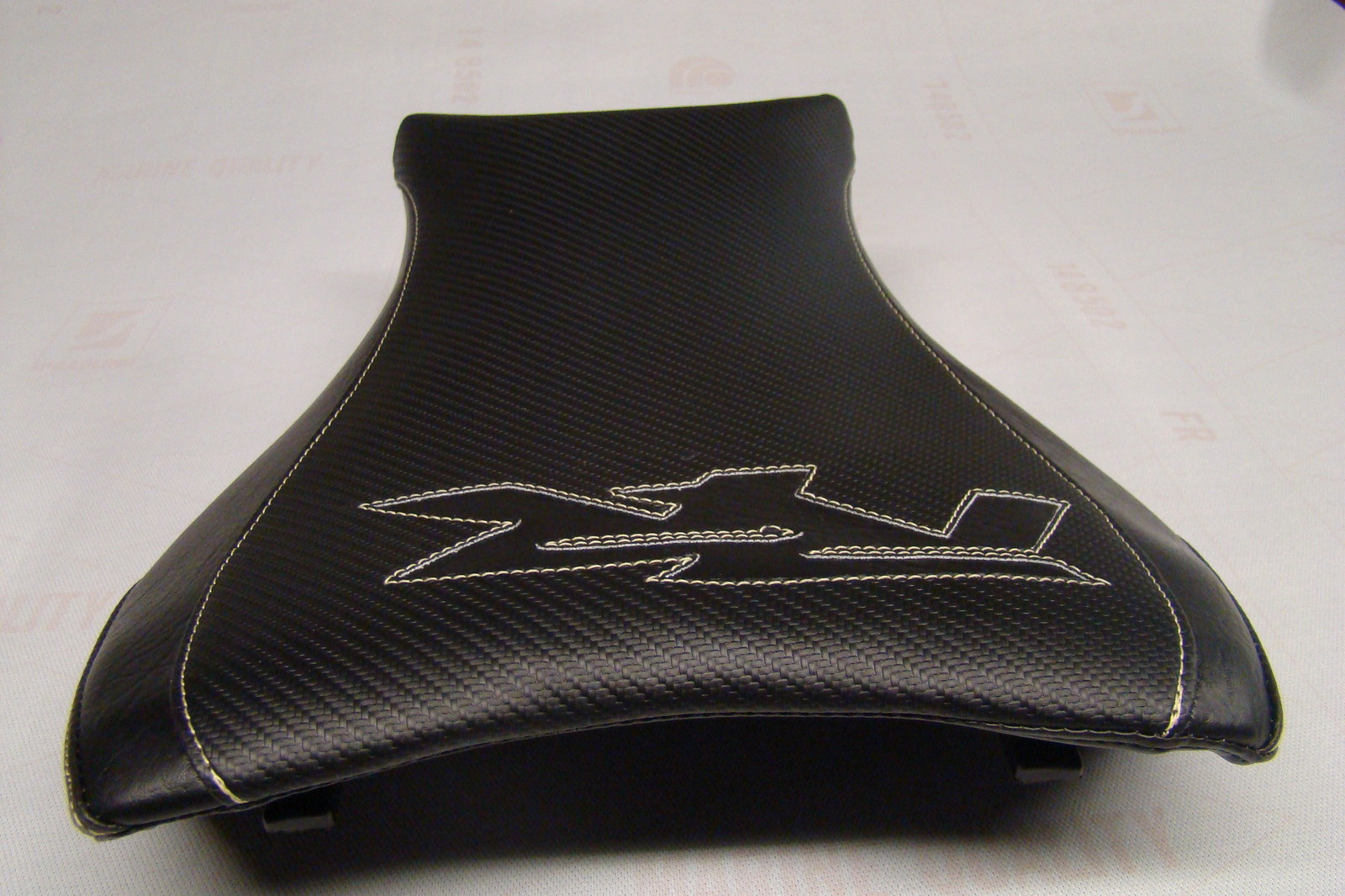 HONDA 08/09 CBR1000RR FRONT & REAR SEAT COVERS BLK CARBON FIBER
