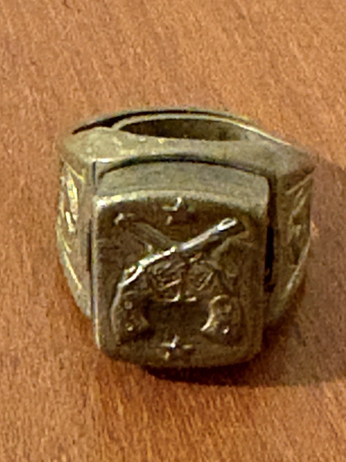 Tom Mix Look Around Ring Box prize 1940’s