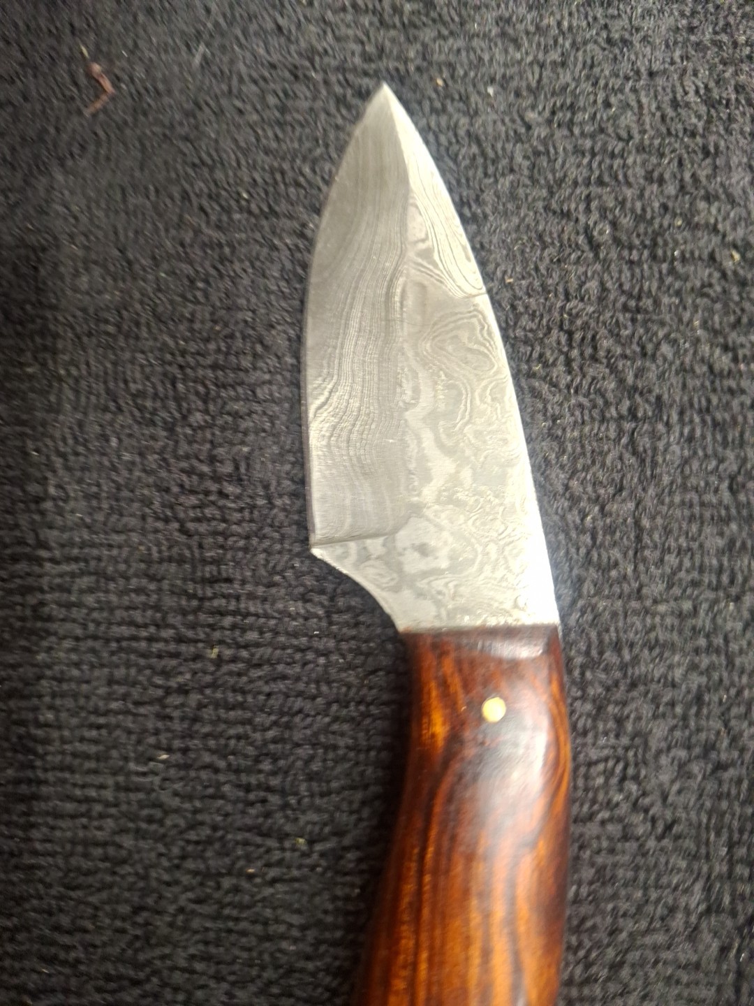 Beautiful Heritage Hand Forged Rosewood Damascus Fixed Blade Skinning Knife