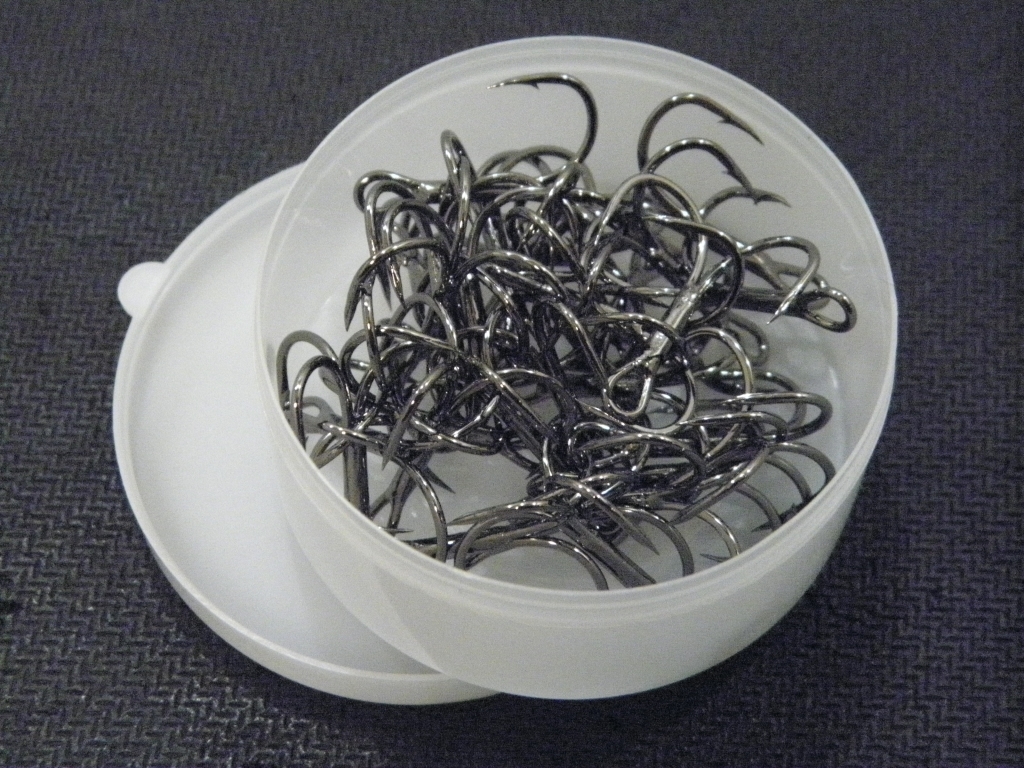 30 Hooks for Each Pack Black Nickle Cutting Blade Forged Treble Hooks FH31HP30