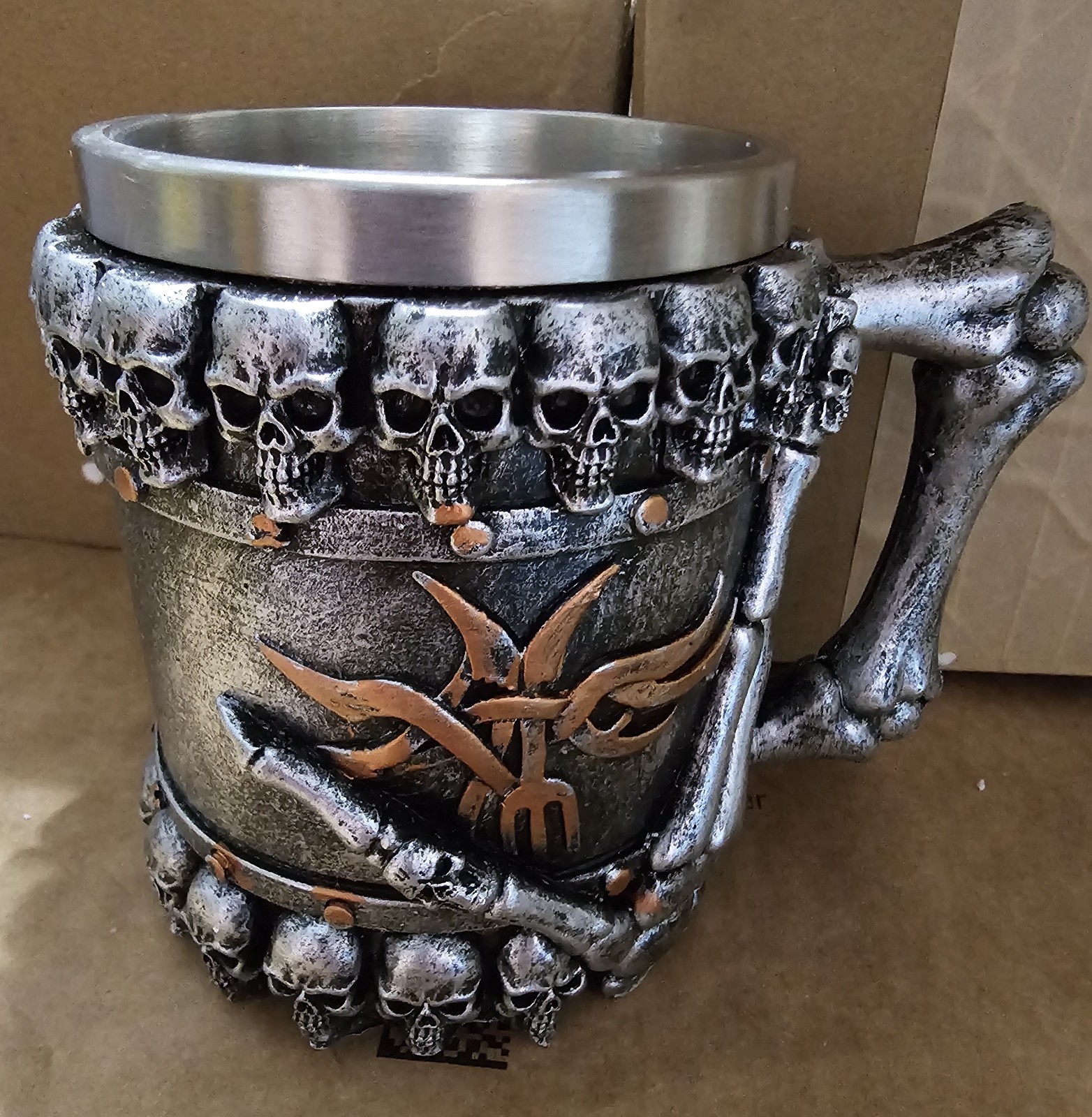 Magic Claw Mug, resin double layer stainless steel,skull shaped