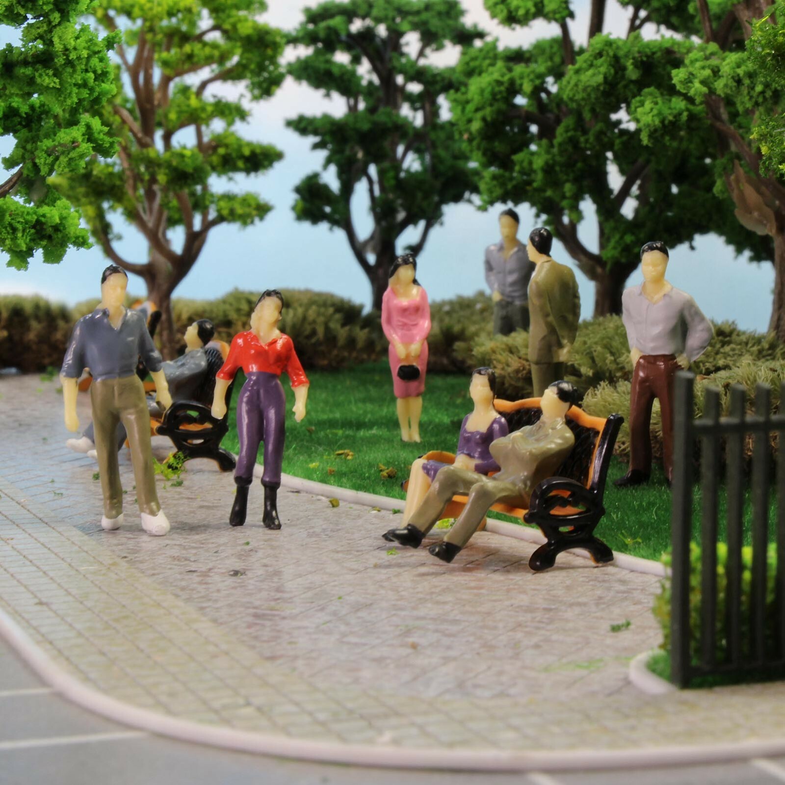 50pcs Model Trains O Scale Seated Standing Figures 1:50 Painted People