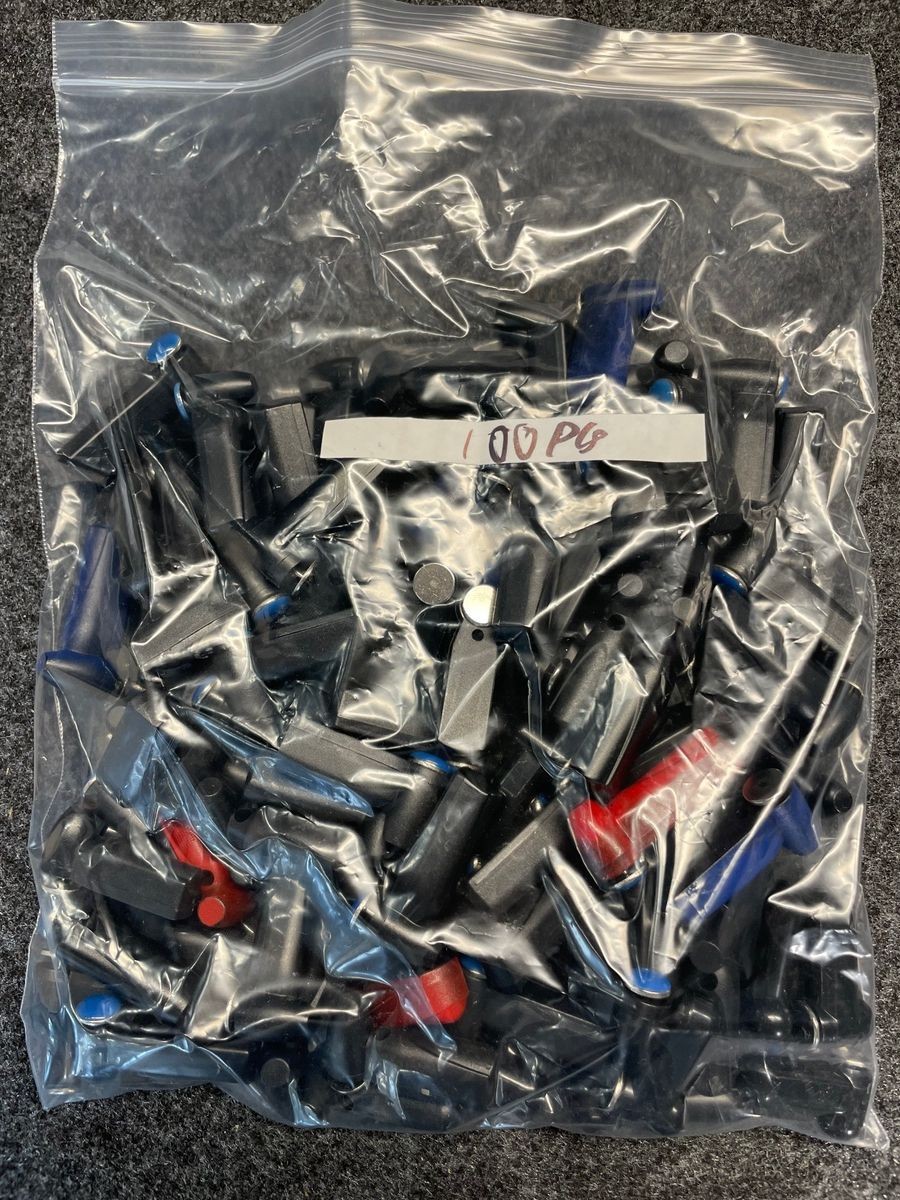 Mini Pencil Clothing Security Tags 8.2MHz w/ Pins, Lot of 922, Pre-Owned*