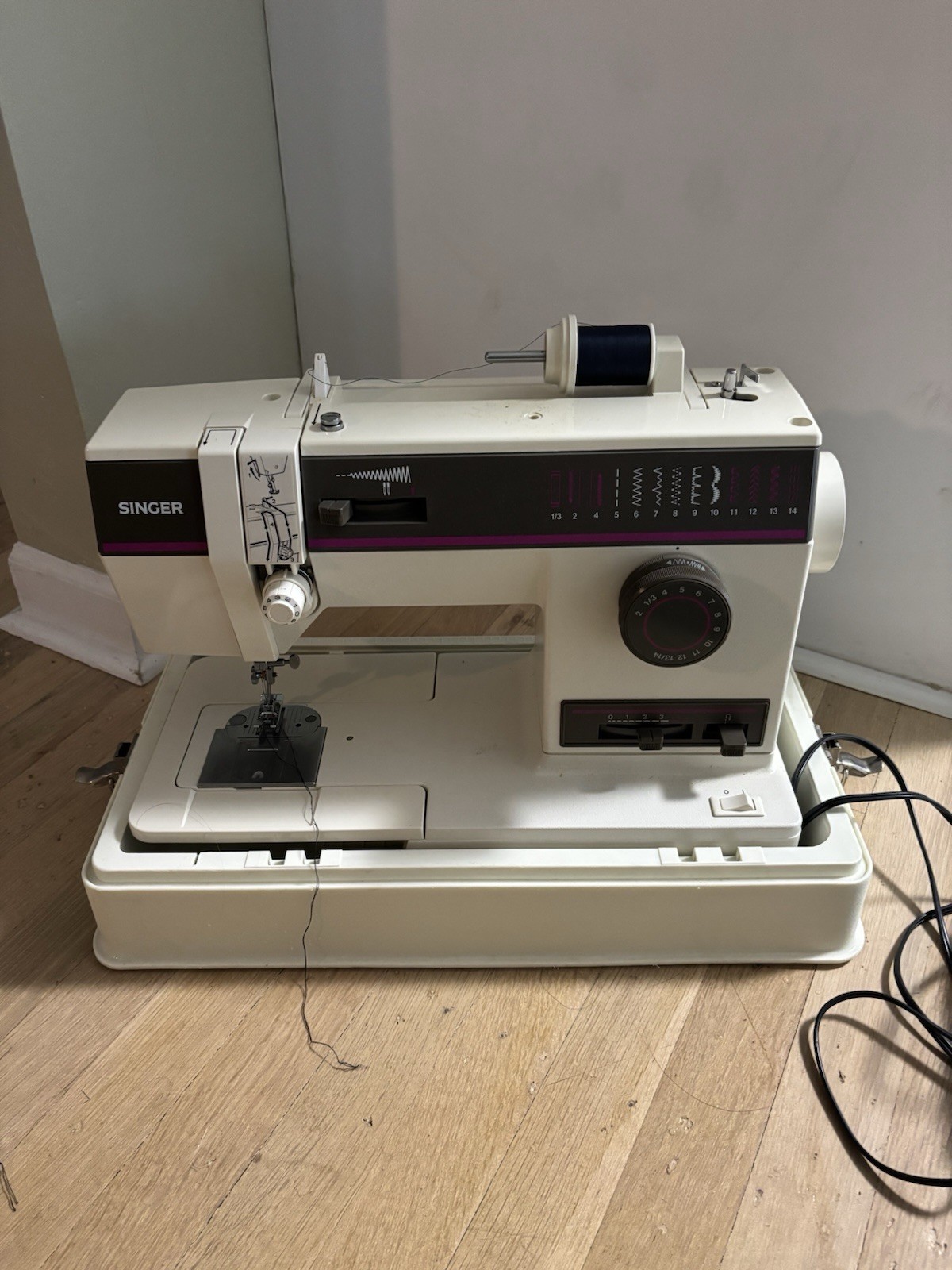 Vintage Sewing Machine Hard Storage Carrying Case Heavy Duty! Fits Most Machines