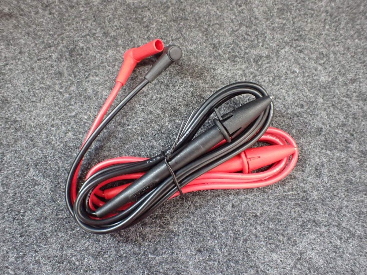 FLUKE 302+ Digital Clamp Meter, 30mm Jaw, 600 VAC/DC, 400A