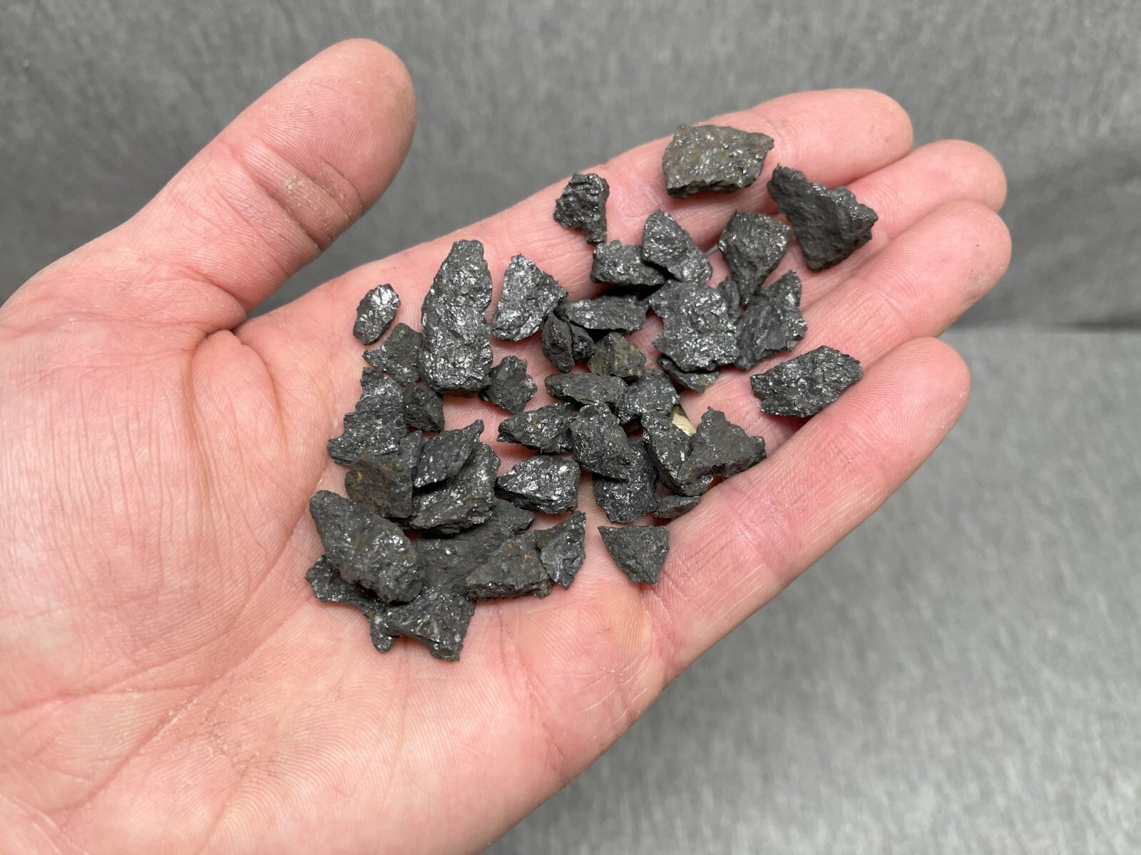 Dark Iron Ore, Magnetite Ore, Smelting Ore, Iron Ore Rock, 5 Pounds