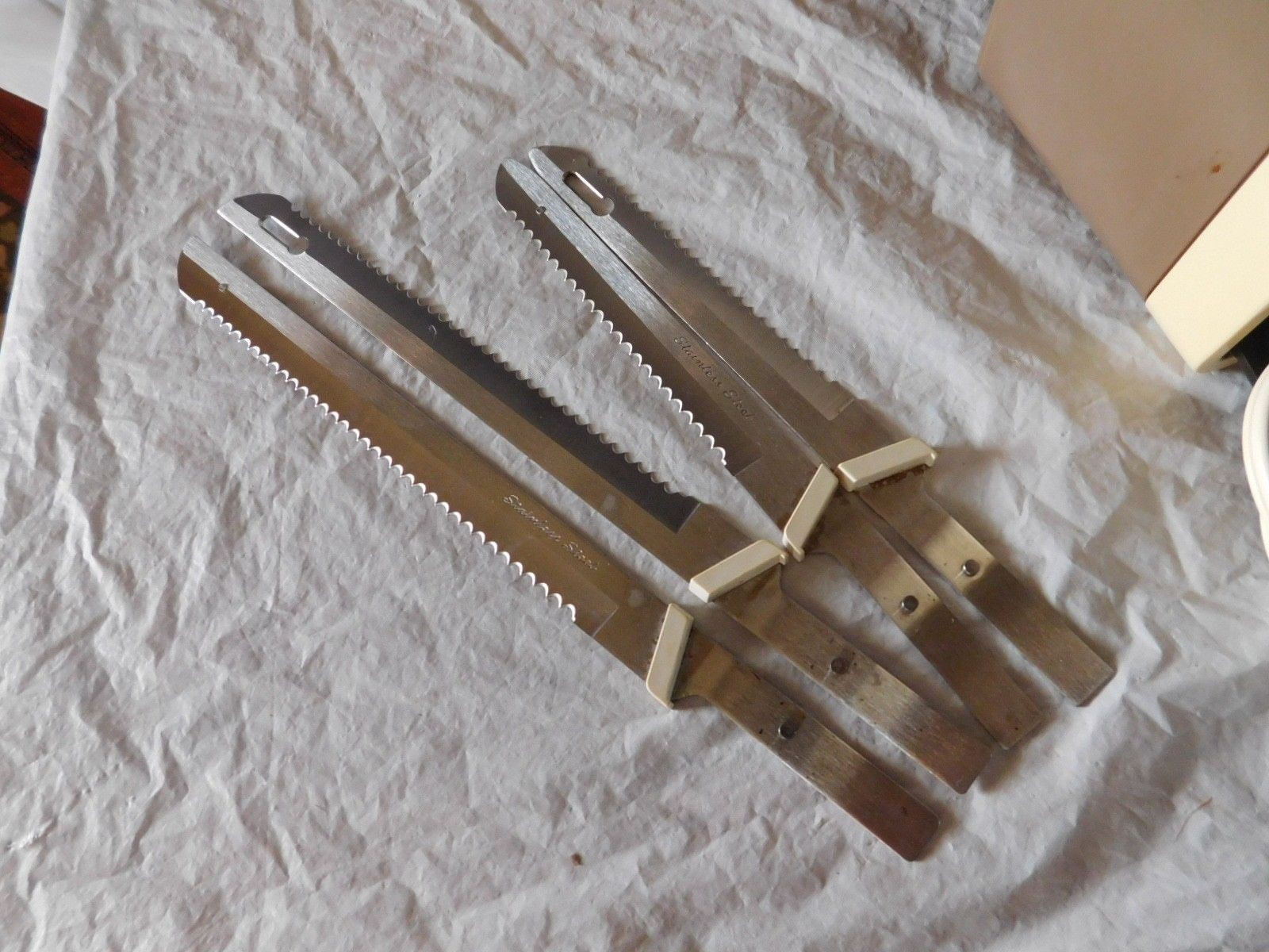 vintage Black & Decker spacemaker spacesaver electric knife undercounter kitchen