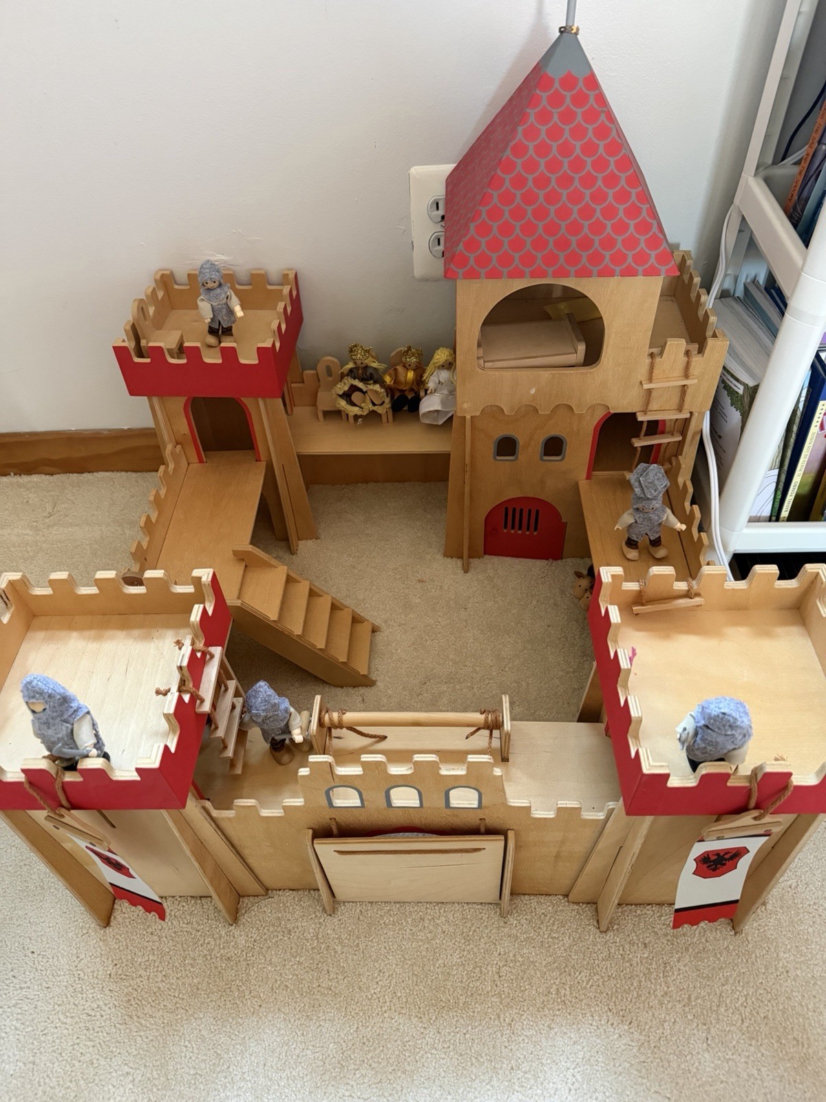 Classic Wooden Castle Set With Horses, Knights, Royalty. Easy Assembly
