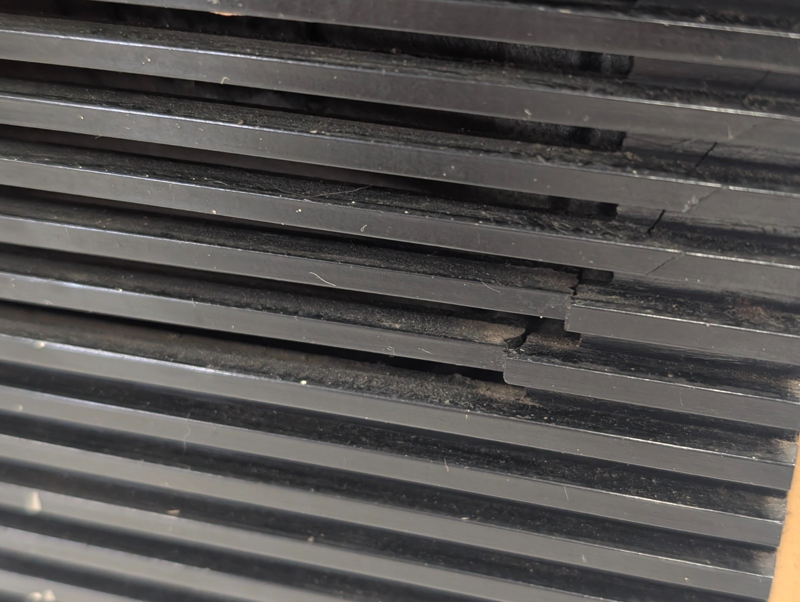 Sylvania Model 541B AM Tube Clock Radio Black Mid Century Modern Design