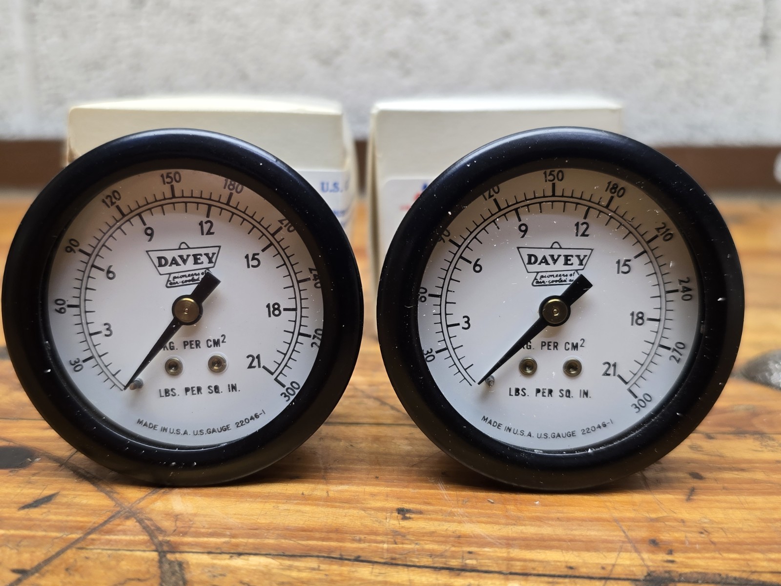 Pair Of Davey Air Compressor Pressure Gauges 300psi 2" Face 1/8"ANPT USA NEW