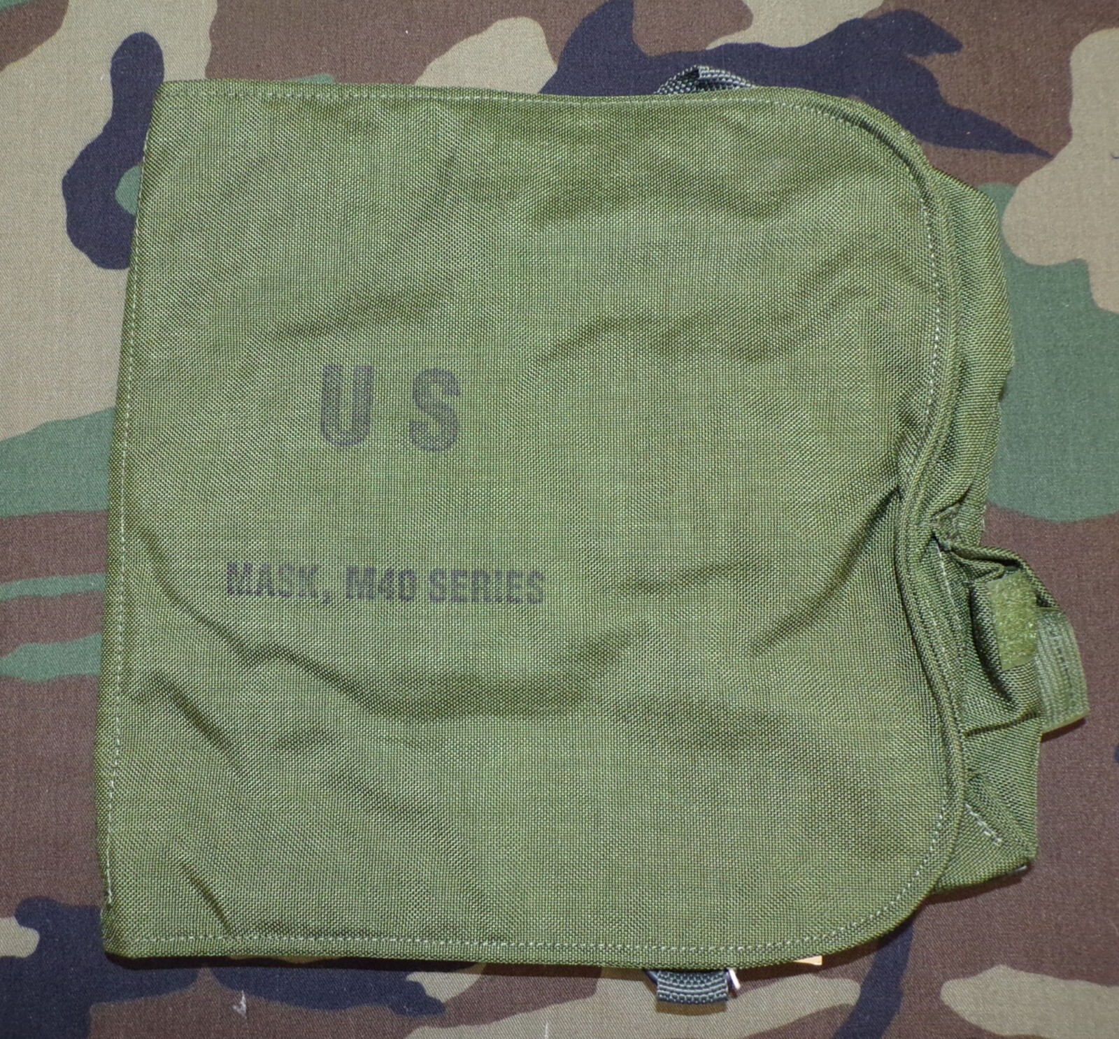 Original US Army OD M40 Series Gas Mask Carrier Assembly Bag (New/Unissued)