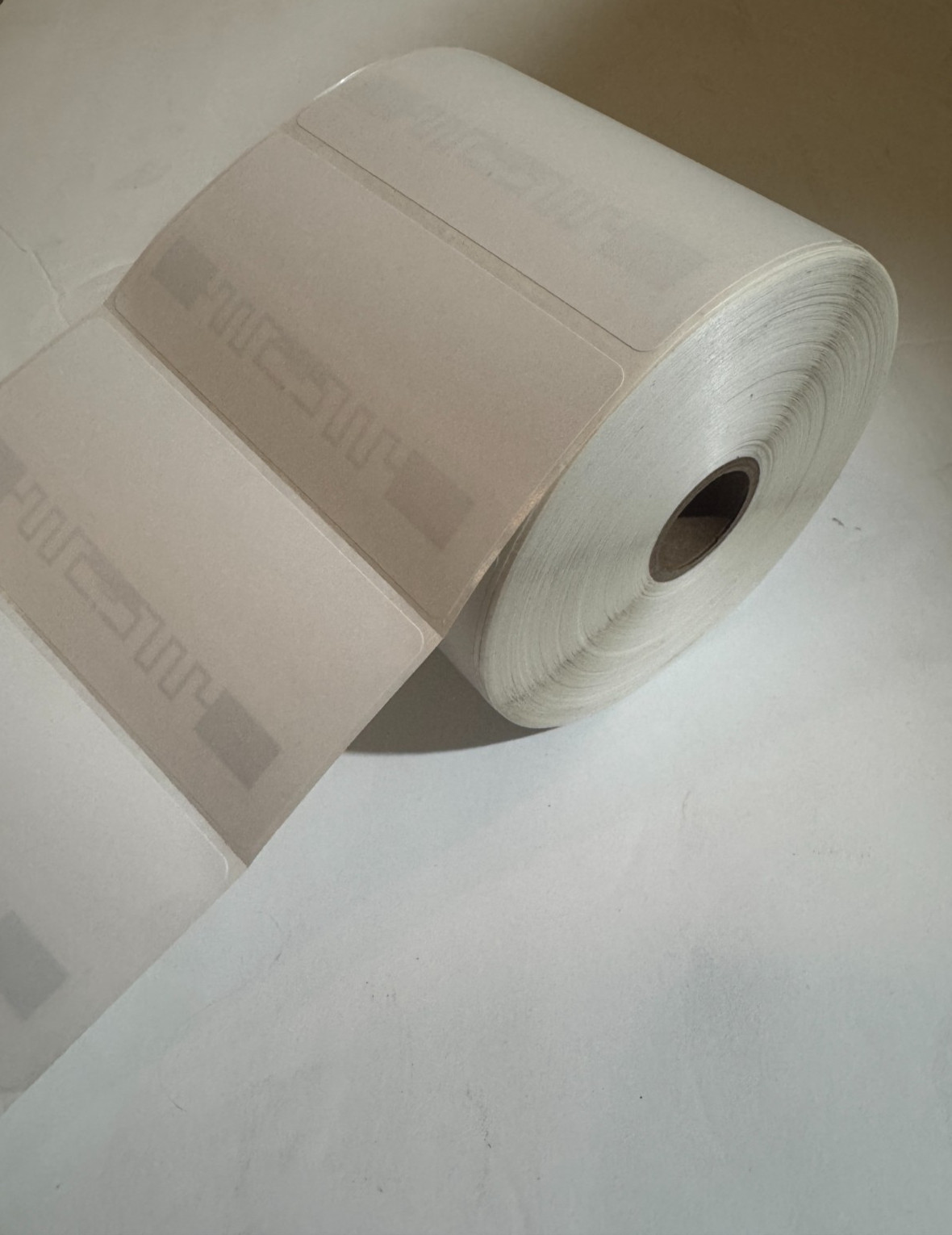 UHF RFID Tag, Smart Labels, Electronic Inventory Tracking 4” x 2” 1000 per Roll