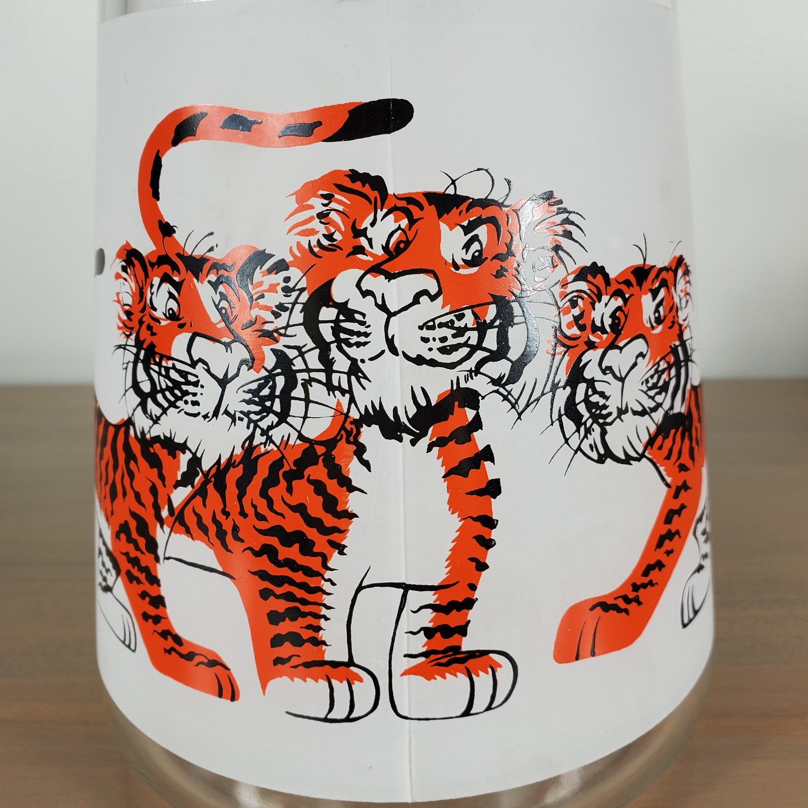 Esso Exxon Gas Tiger in your Tank 4 Glasses Pitcher 2 Cereal Bowls Vintage