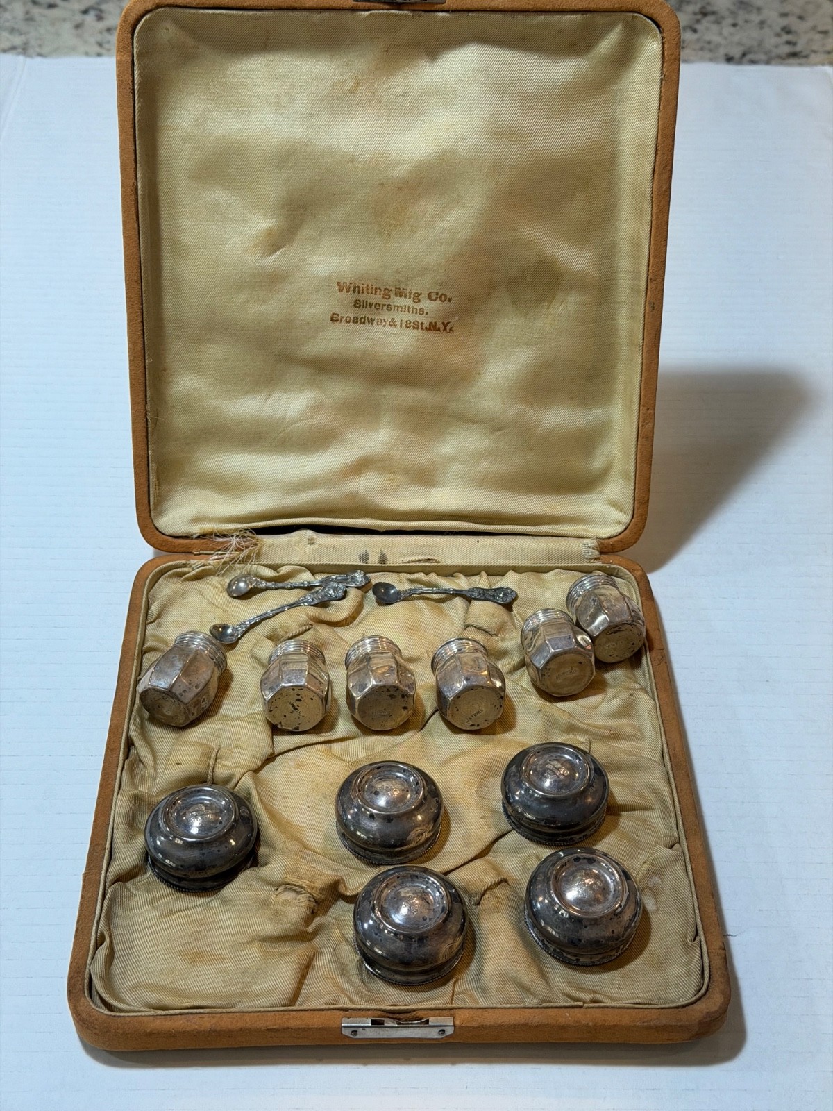ANTIQUE WHITING MFG. CO STERLING SILVER SET OPEN SALT CELLAR SHAKERS SPOONS BOX
