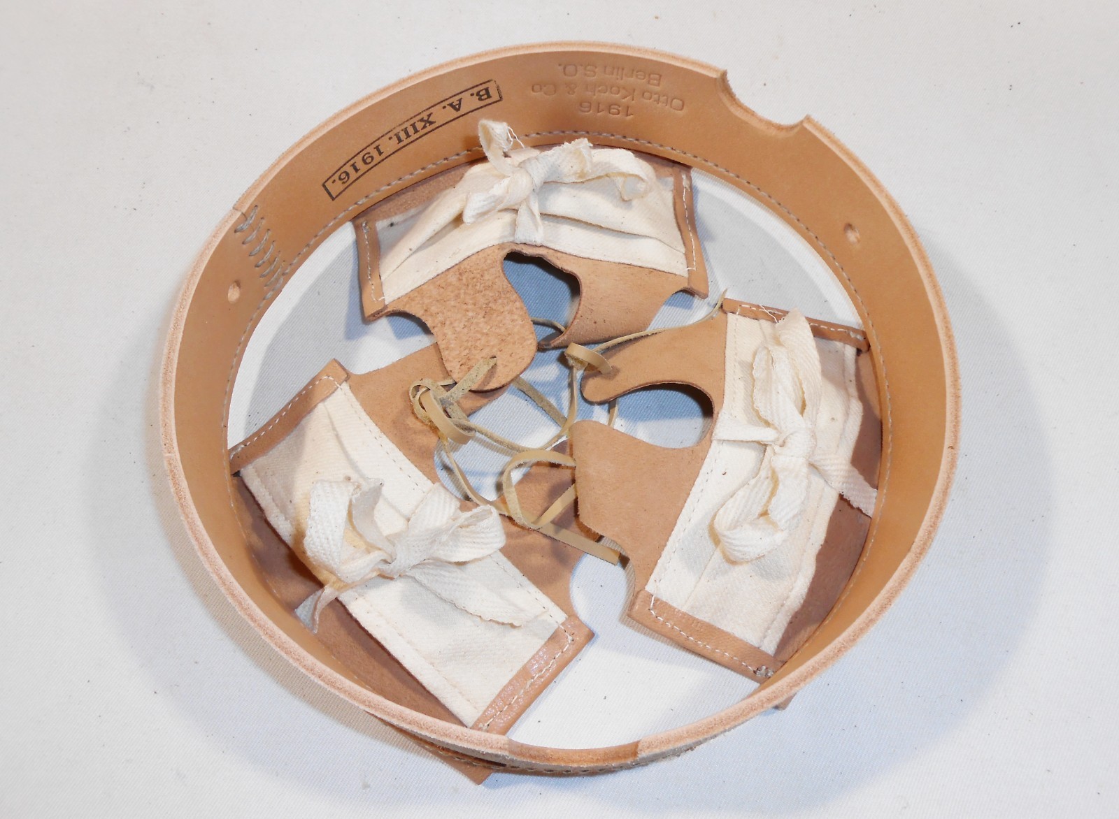 German WWI M-16 helmet leather liner size 66.