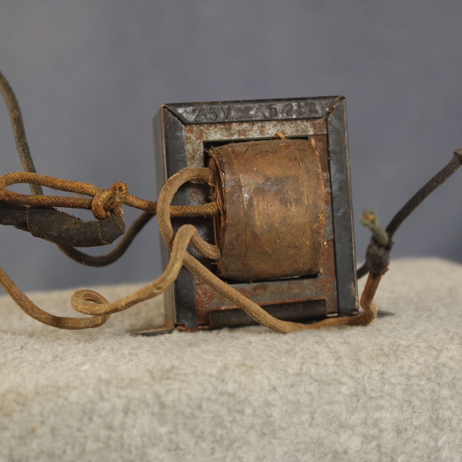 Thordarson 2.5 VCT @ 5 A Filament Transformer 115V AC Input p/n T-16F08 +Specs