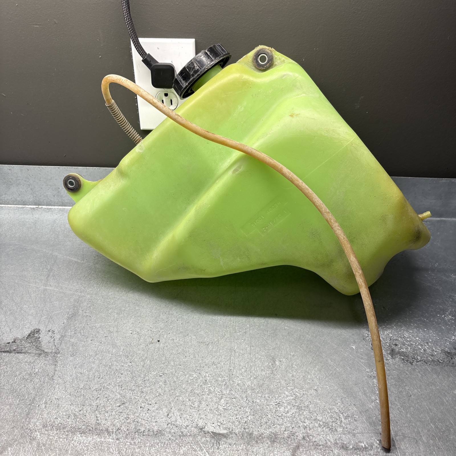 Kawasaki OEM 1981 1982 1983 KLT200 KLT 200 Gas Fuel Tank 51001-4003